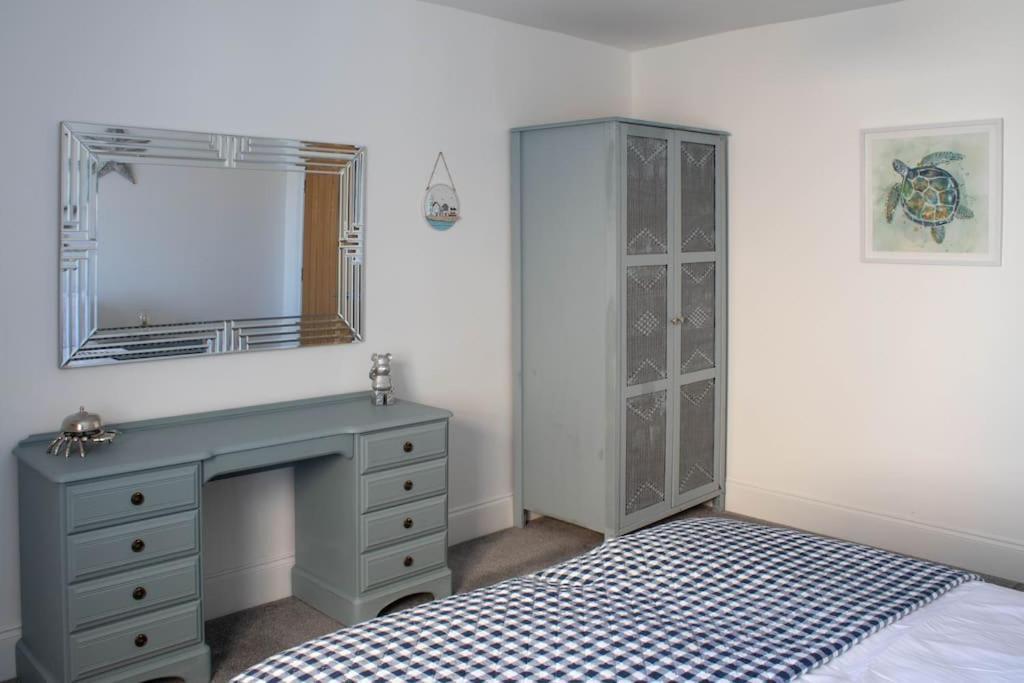 Lovely 2- Bedroom Apartment With Stunning Sea Views رذينج المظهر الخارجي الصورة