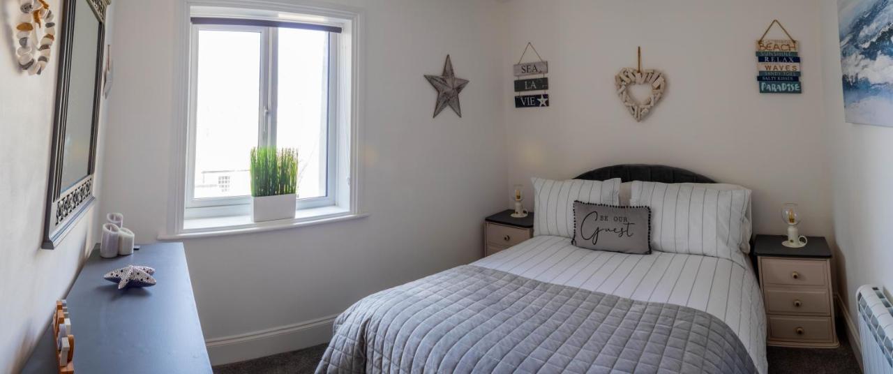 Lovely 2- Bedroom Apartment With Stunning Sea Views رذينج المظهر الخارجي الصورة